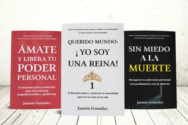 Mockup de los libros más vendidos 'Querido mundo, yo soy una reina 1', 'Ámate y libera tu poder personal' y 'Sin miedo a la muerte' sobre una mesa, con sus portadas visibles, imagen de la sección de libros más vendidos de la autora Jazmín González